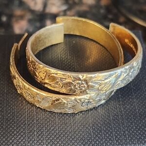 Vintage Engraved Gold Filled Earrings Beautiful 😍